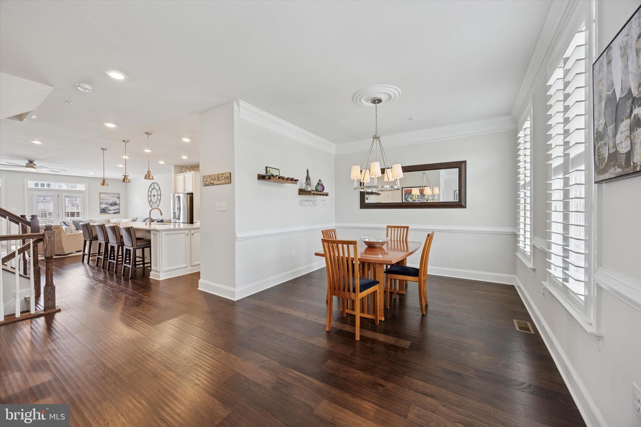 522 CLIFF LANE