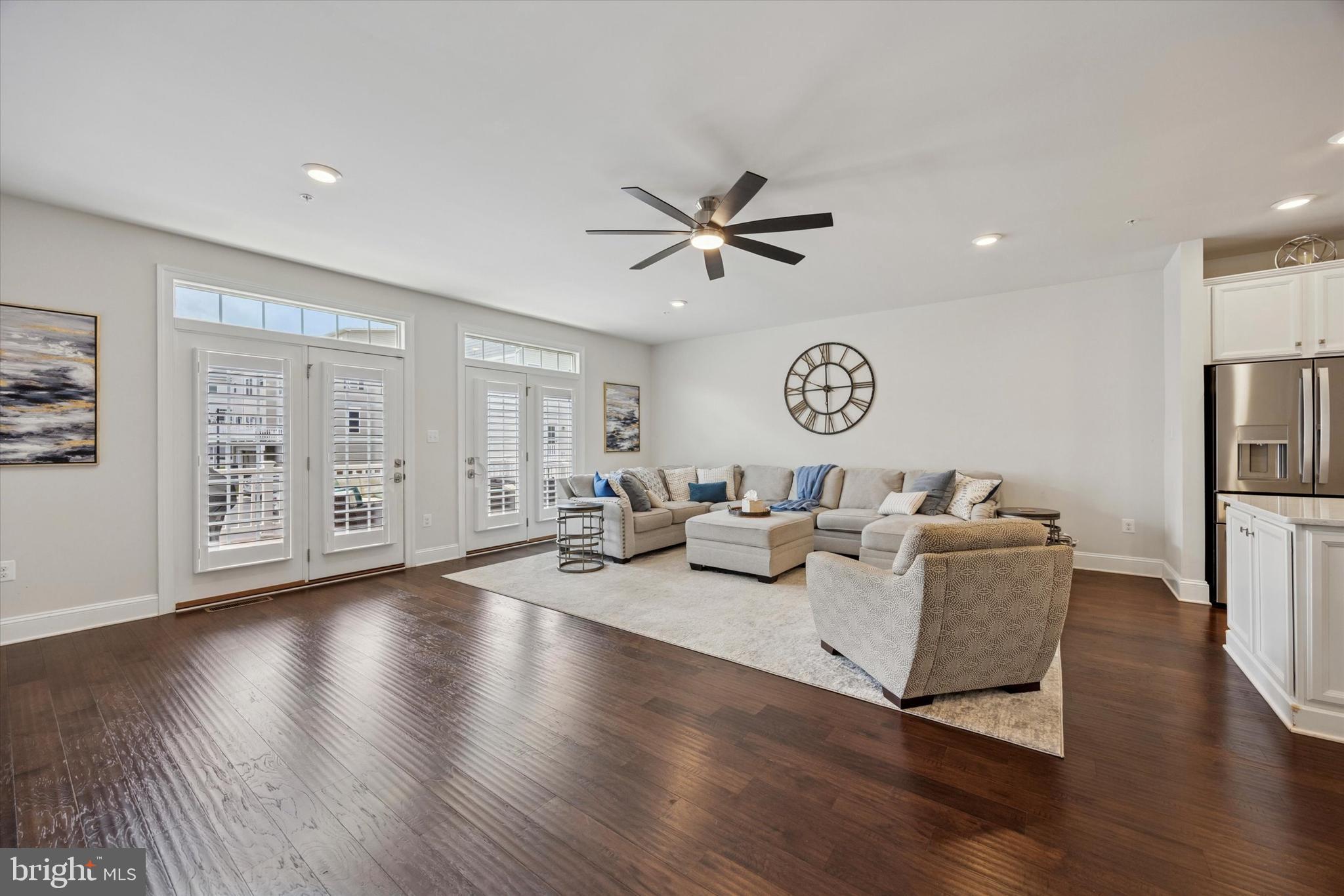 522 CLIFF LANE