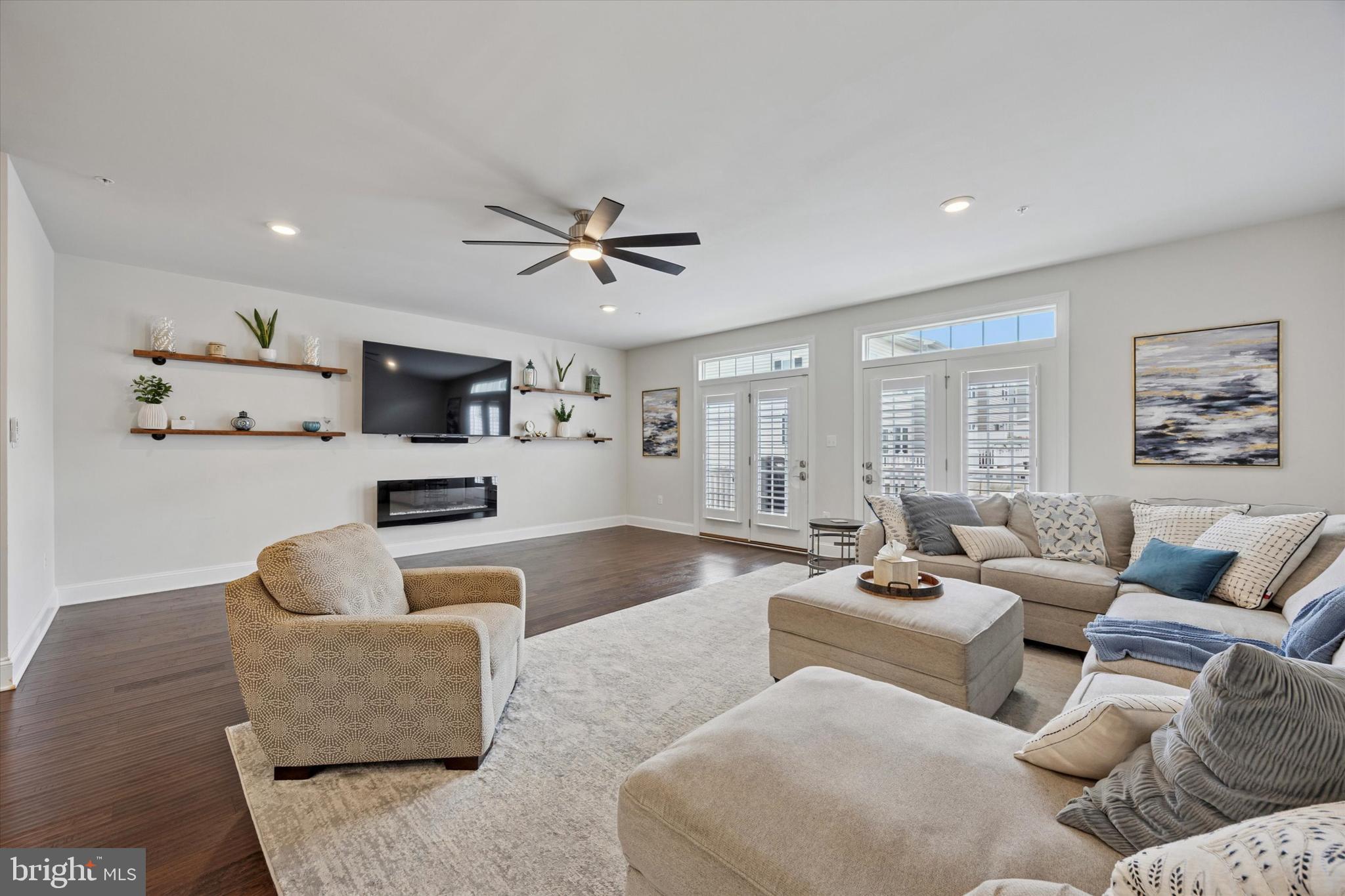 522 CLIFF LANE