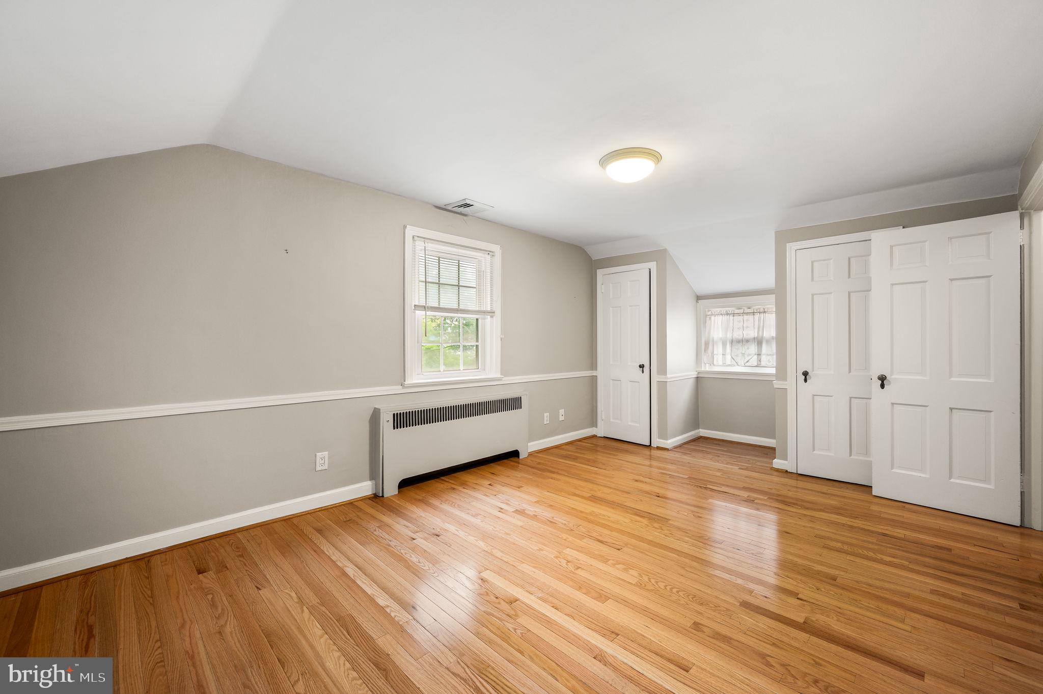 408 E COUNTRY CLUB LANE