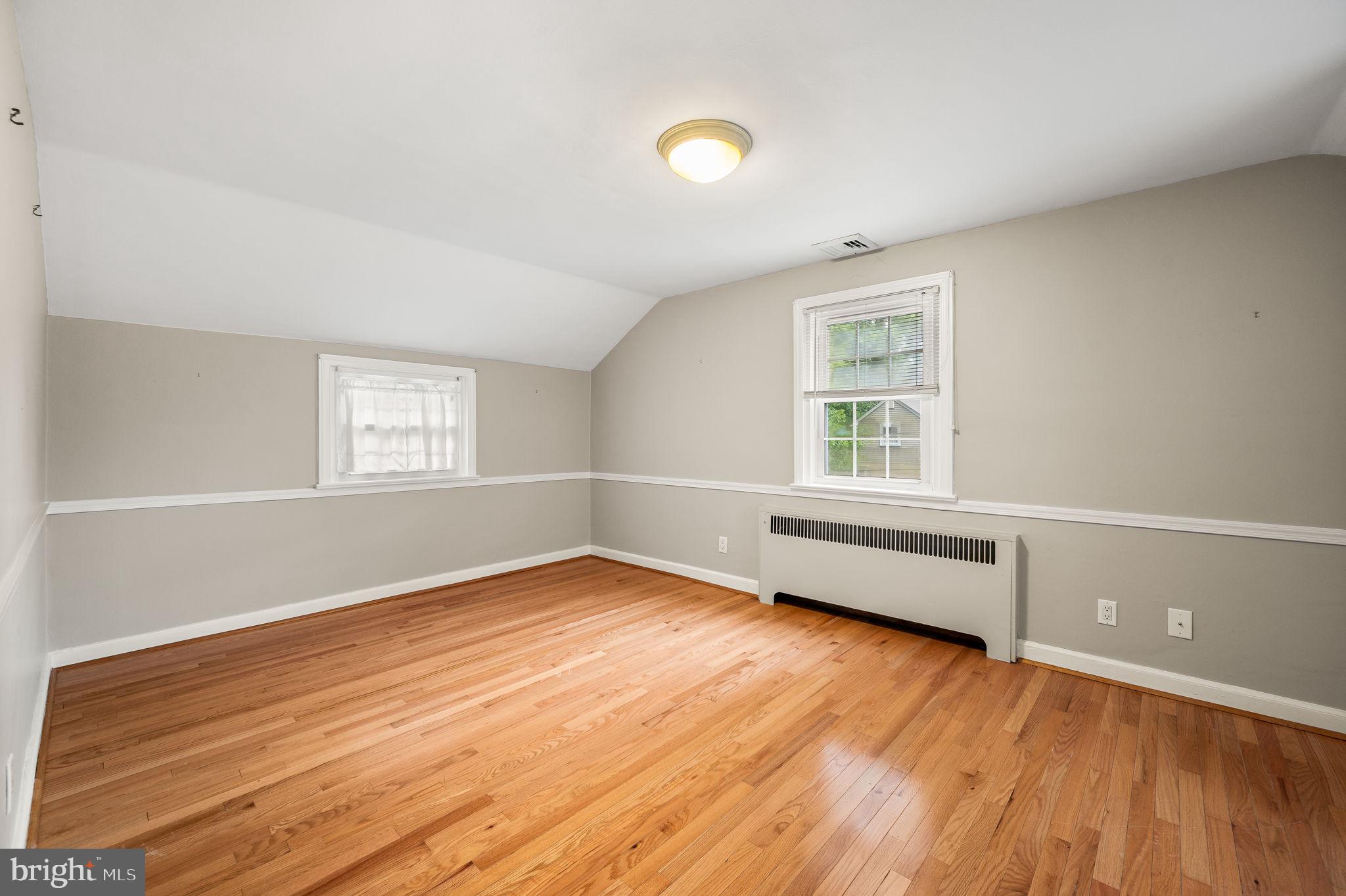 408 E COUNTRY CLUB LANE
