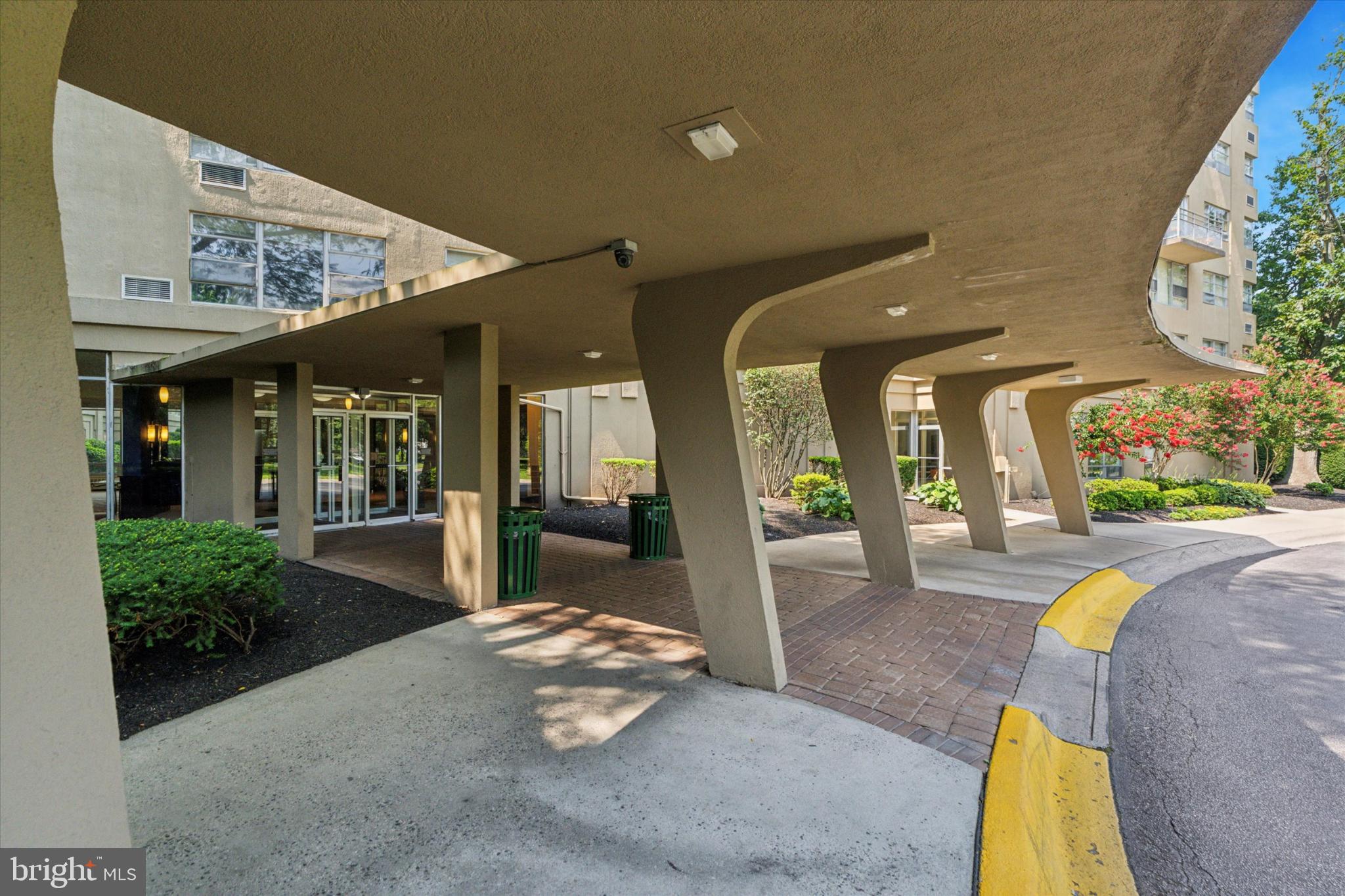 1030 E LANCASTER AVENUE 521