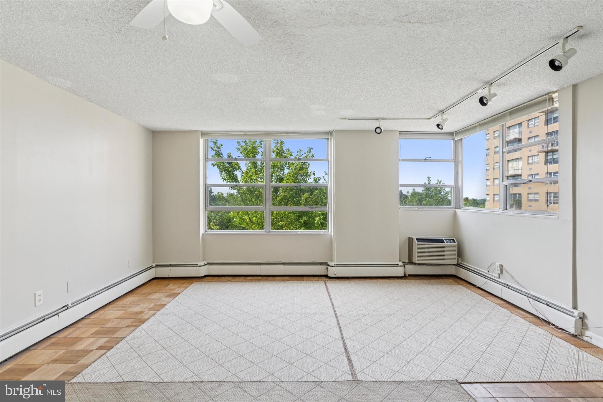 1030 E LANCASTER AVENUE 521