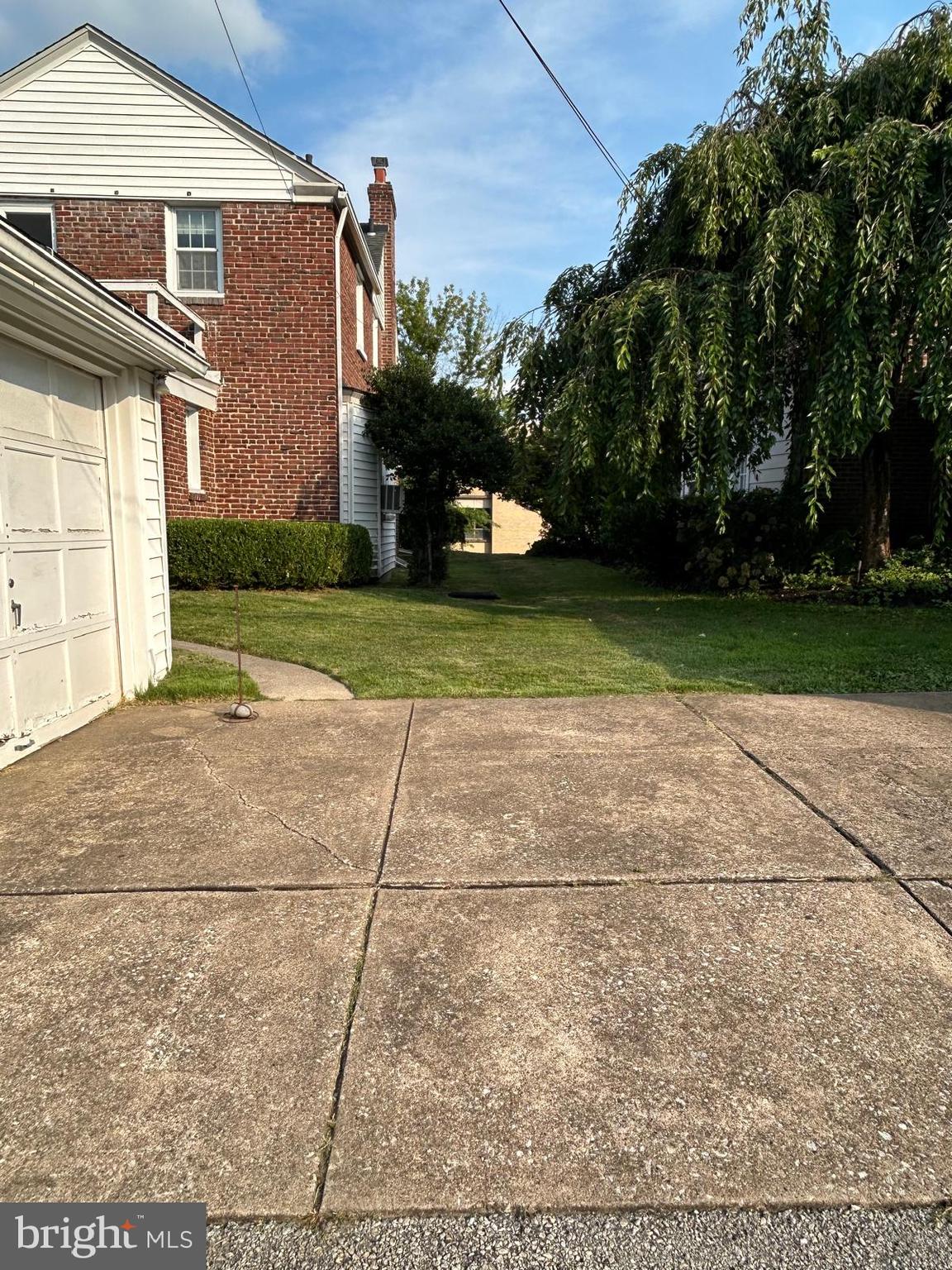 1407 SUFFOLK LANE