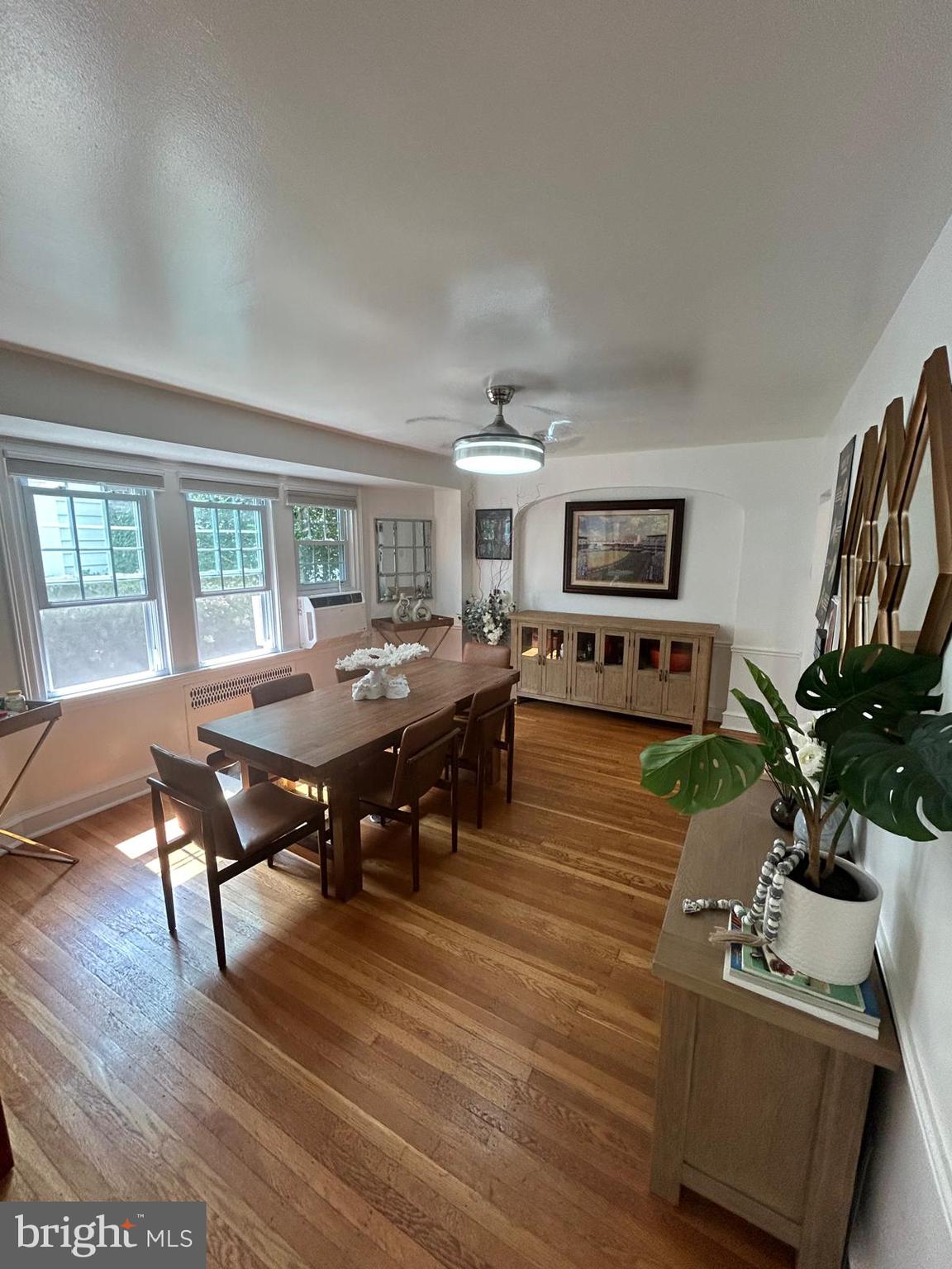 1407 SUFFOLK LANE