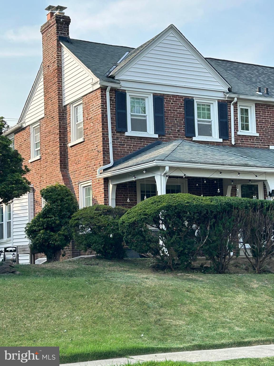 1407 SUFFOLK LANE