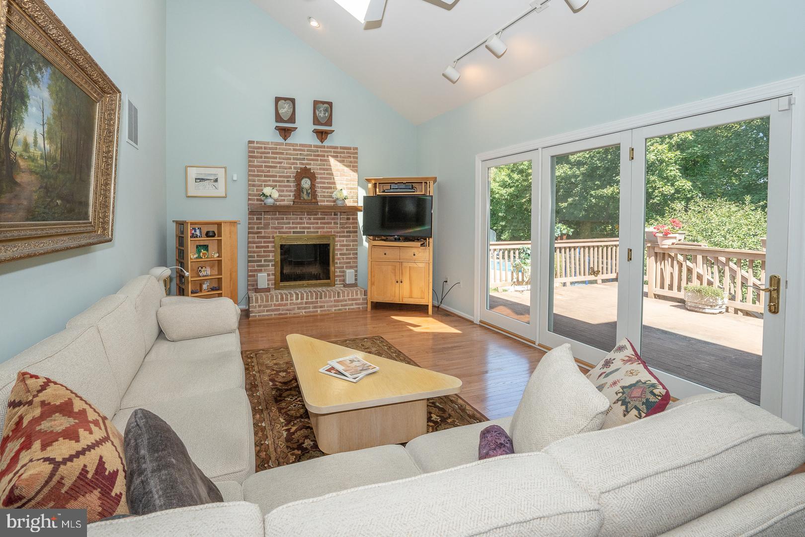 270 FREELAND DRIVE