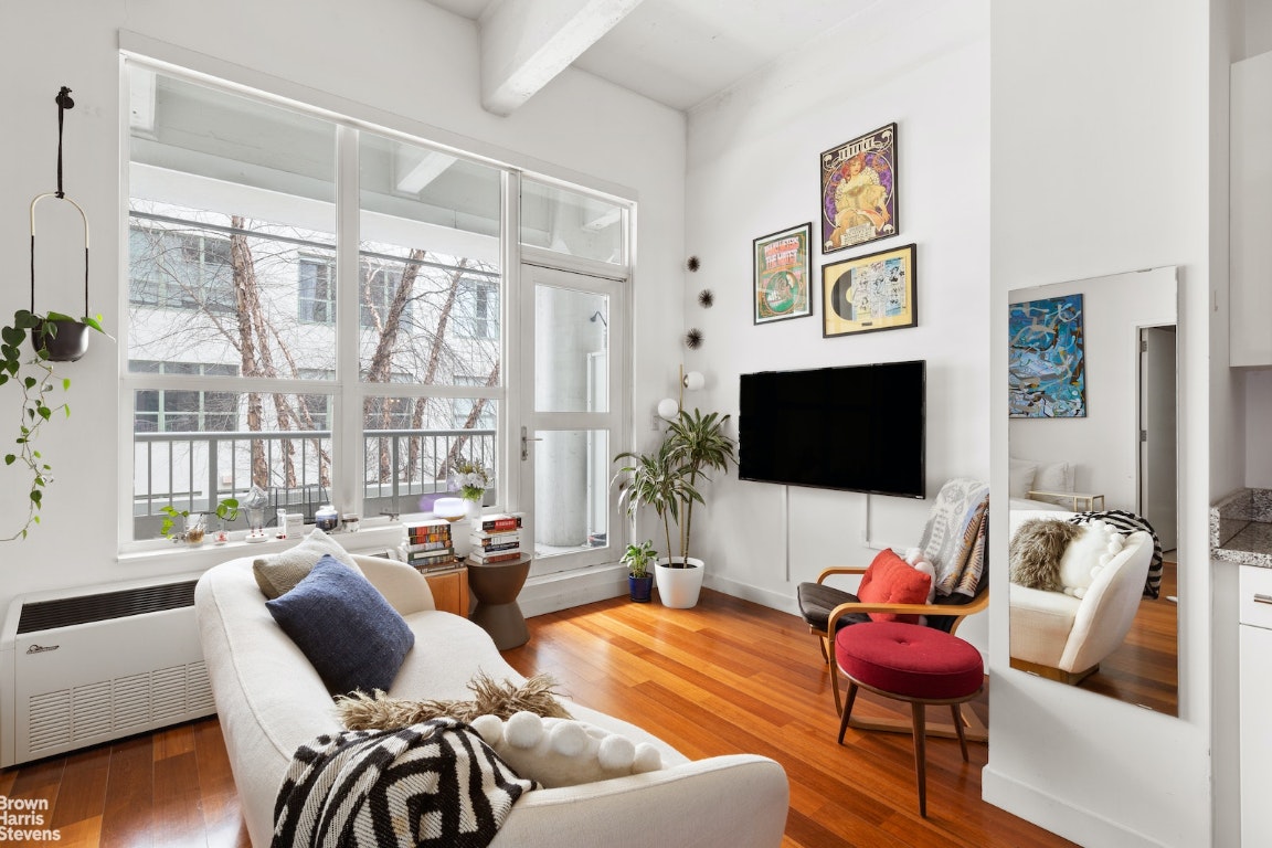 184 KENT Avenue B410