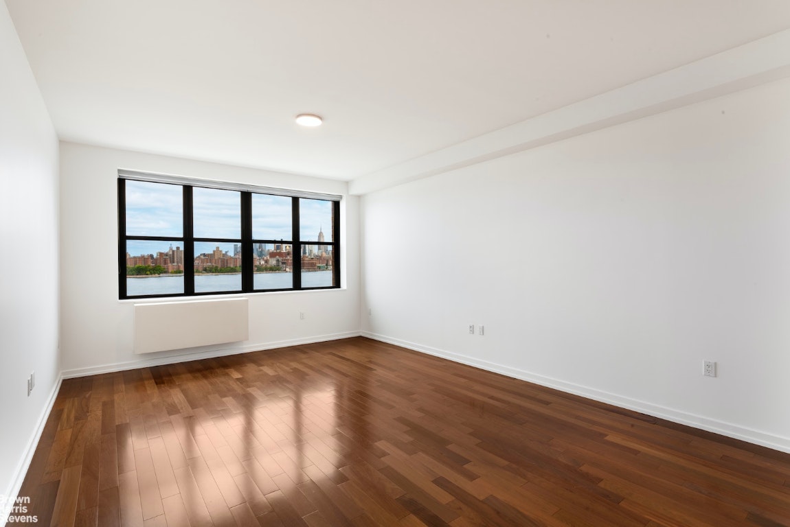 58 METROPOLITAN Avenue 6D