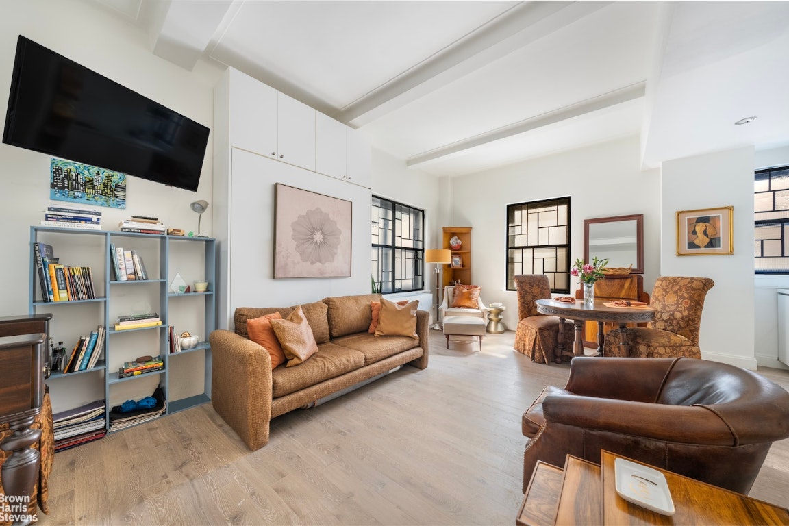 230 RIVERSIDE Drive 1N
