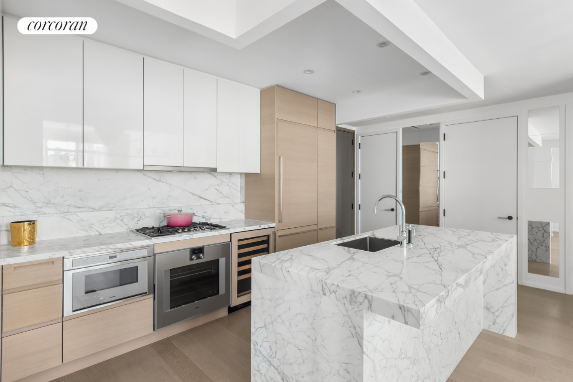 30 RIVERSIDE Boulevard 30J