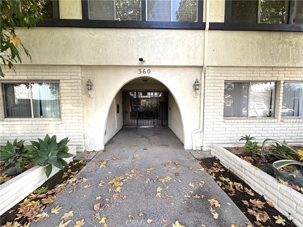 360 Gladys Avenue 10