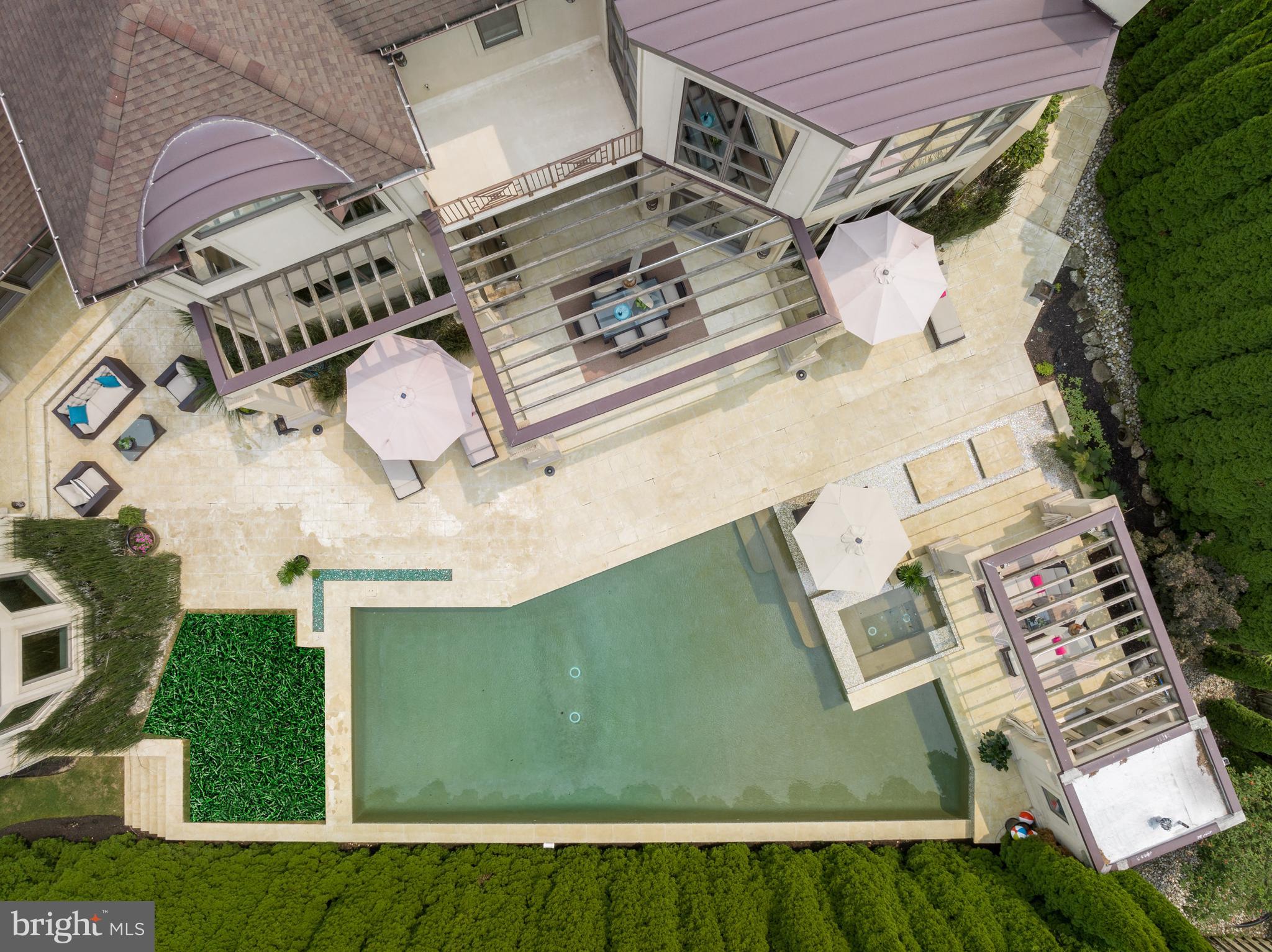 4 Southwood Dr