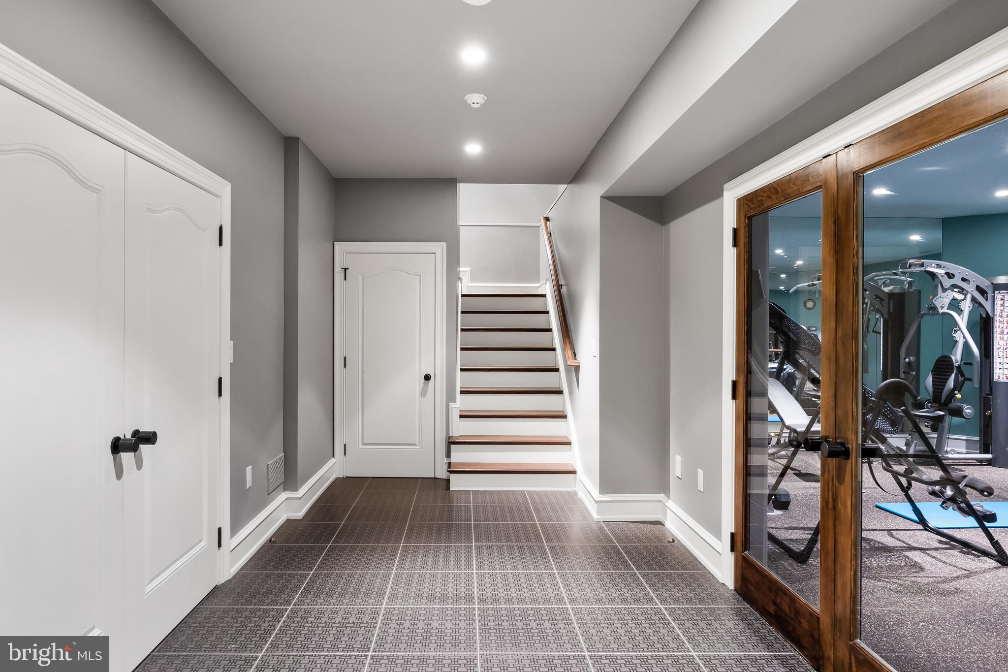 4 Southwood Dr