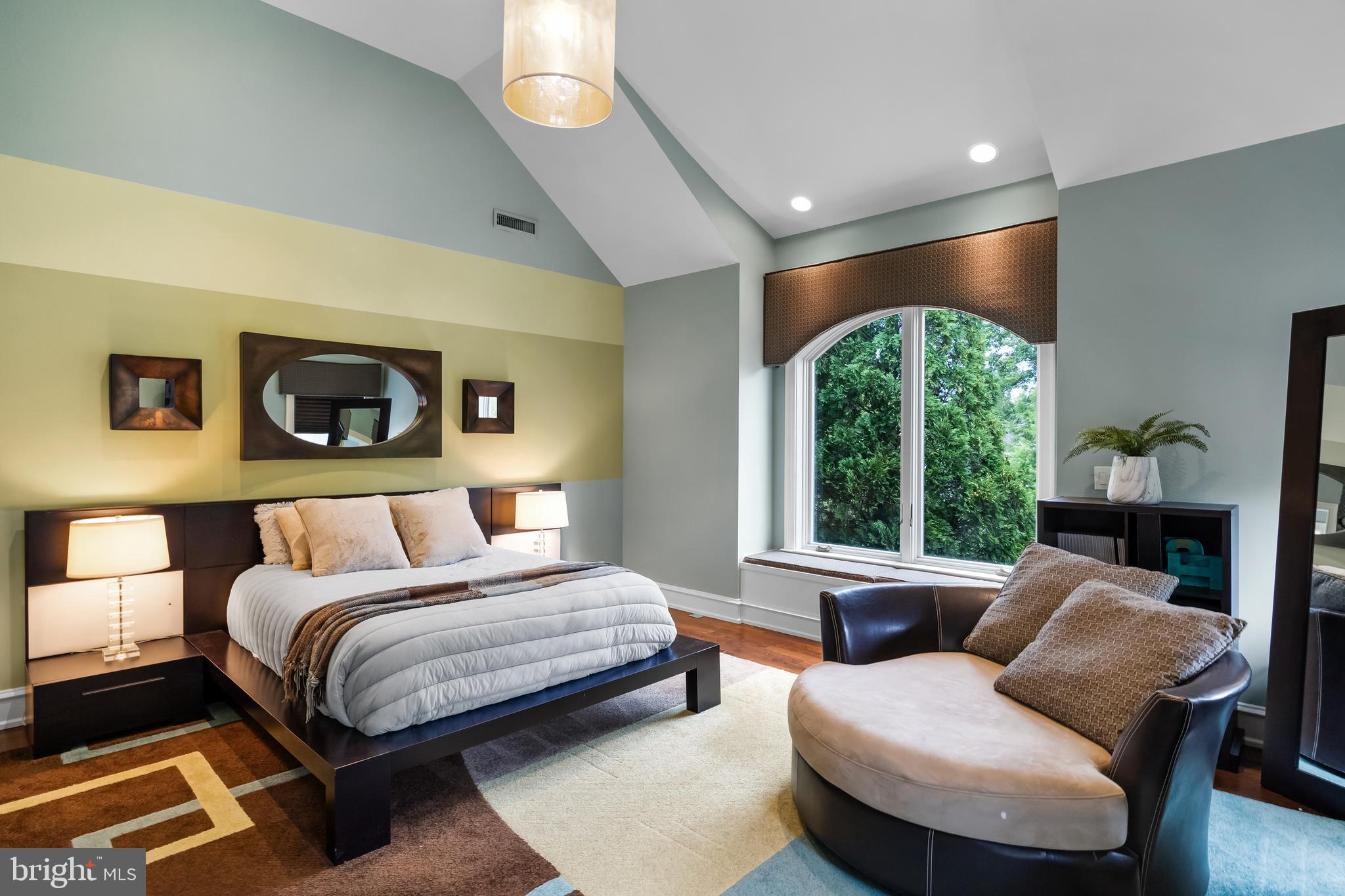 4 Southwood Dr