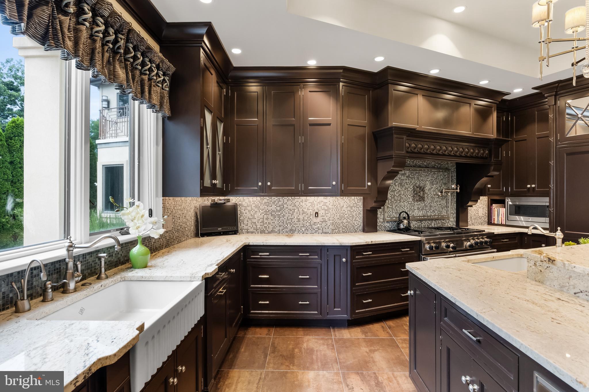 4 Southwood Dr