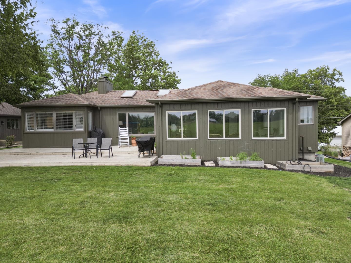 3865 E Forest Glen Avenue
