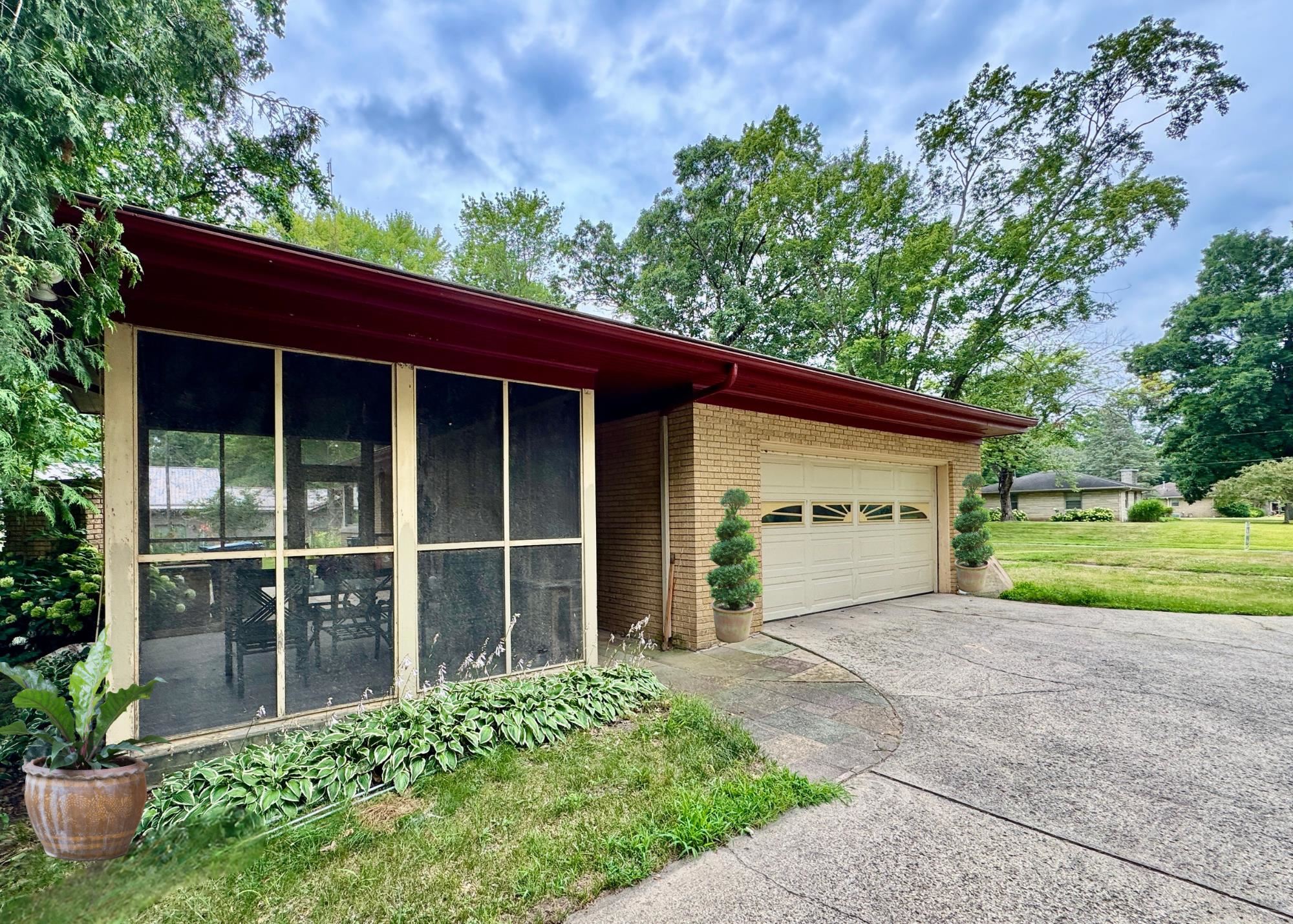 1201 Edgewood Drive