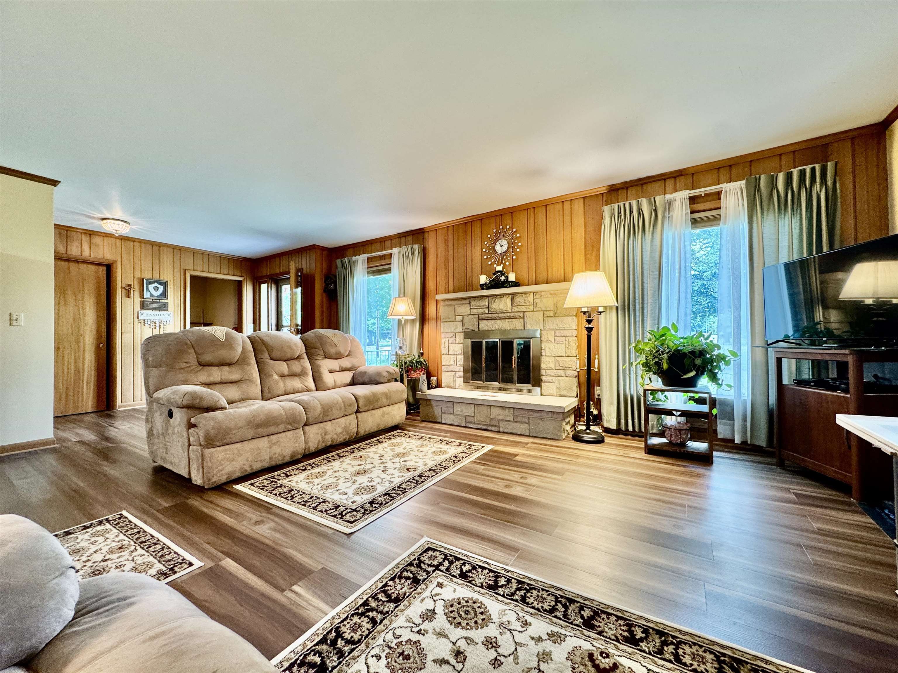 1201 Edgewood Drive
