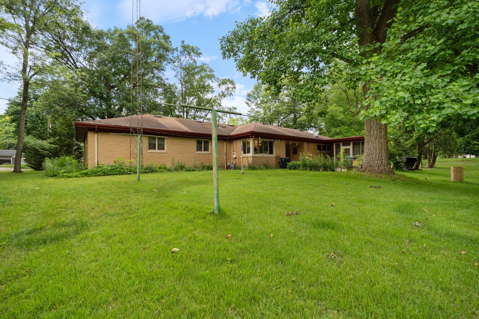 1201 Edgewood Drive