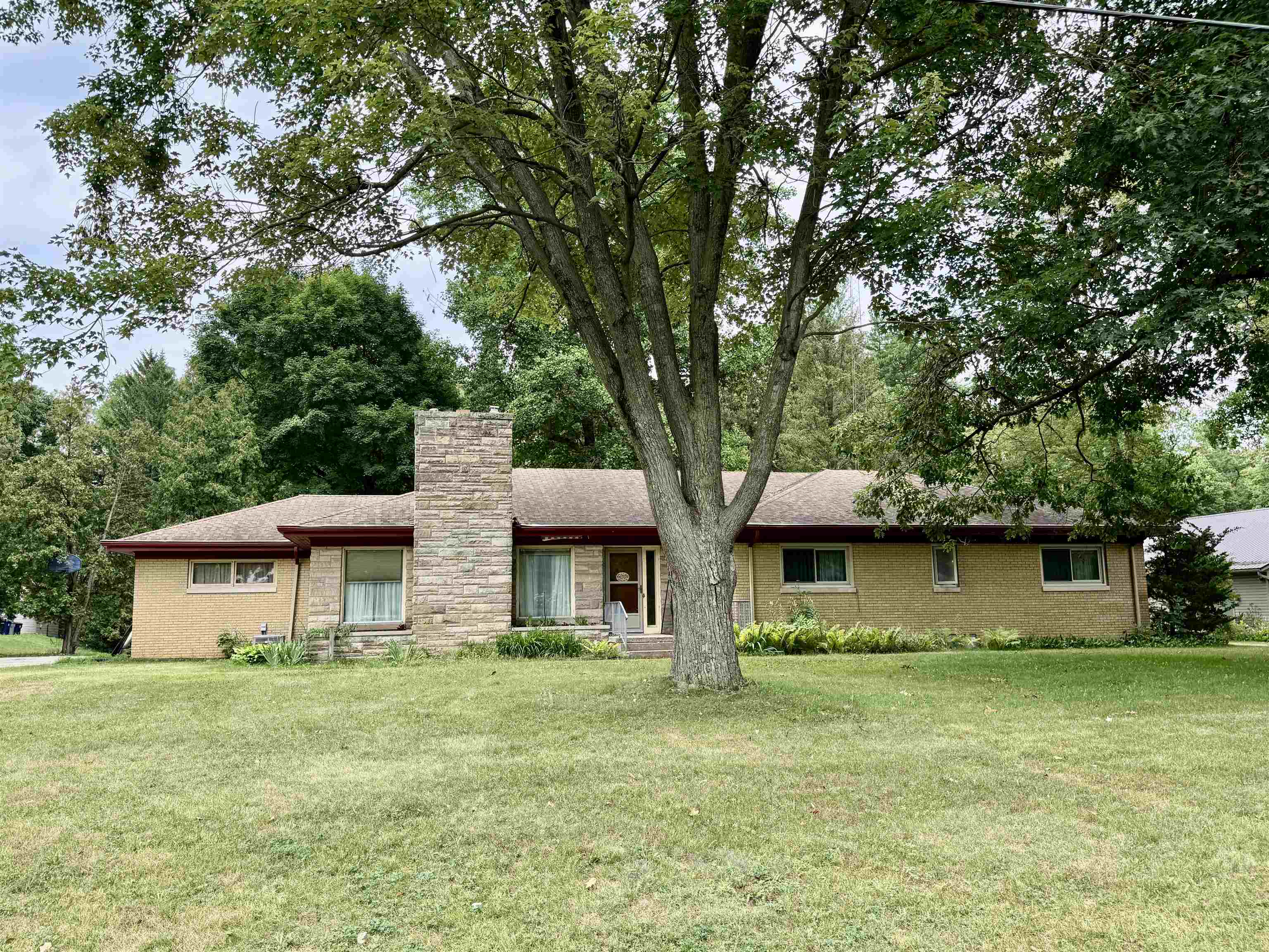 1201 Edgewood Drive