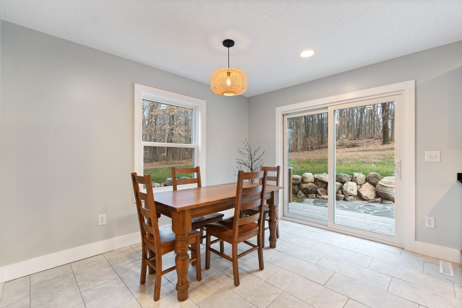 6958 N Kalorama Road