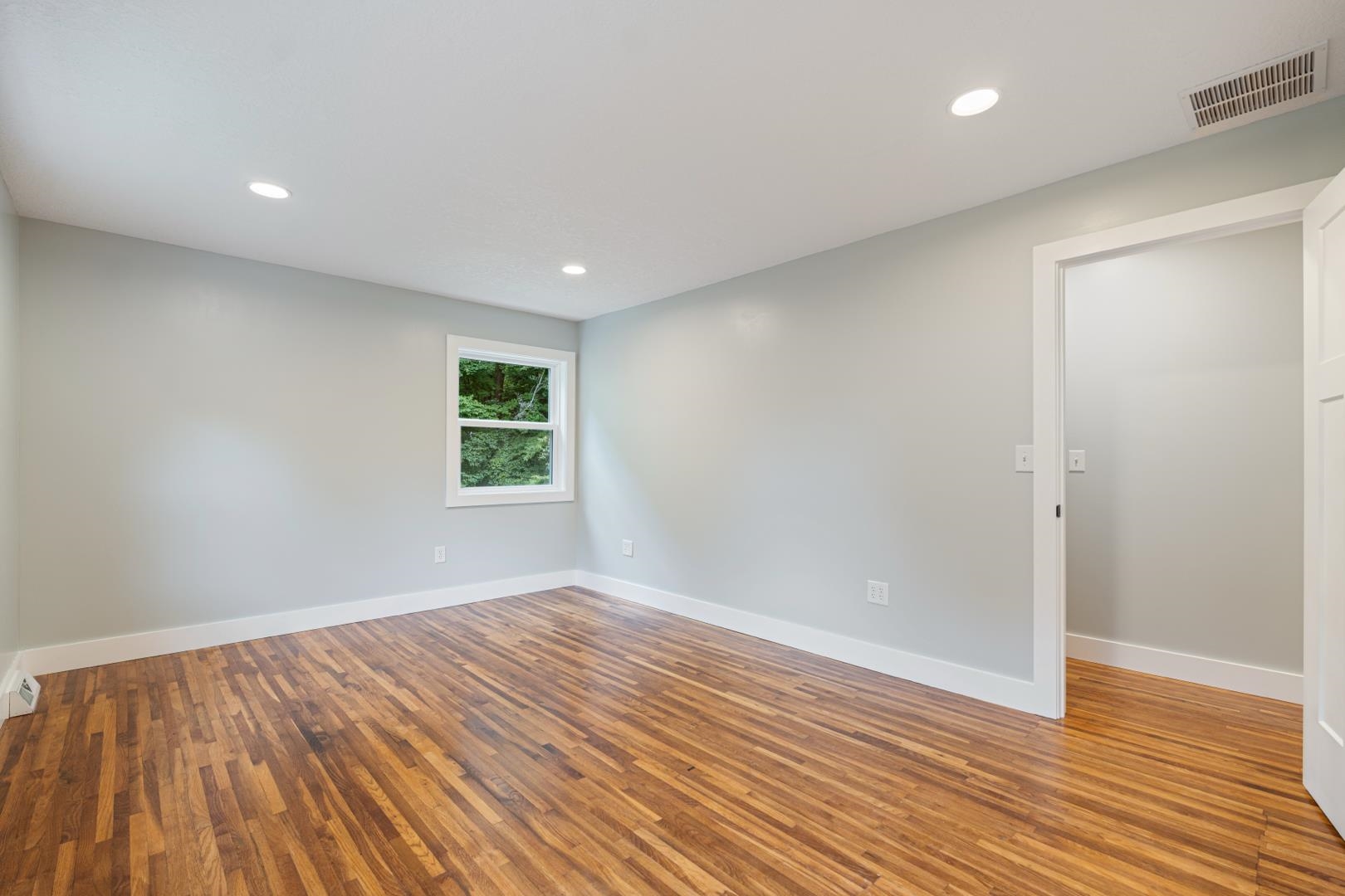 6958 N Kalorama Road