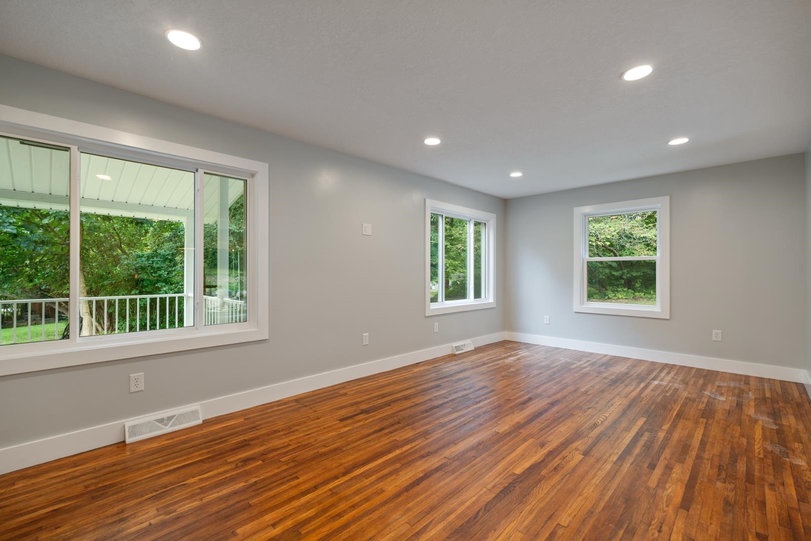 6958 N Kalorama Road