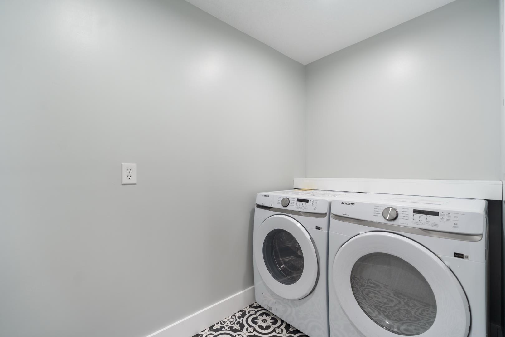 6958 N Kalorama Road