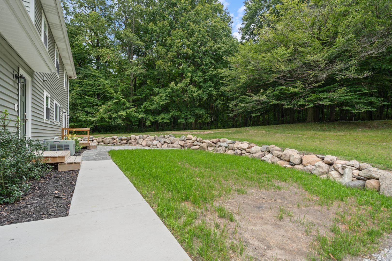 6958 N Kalorama Road