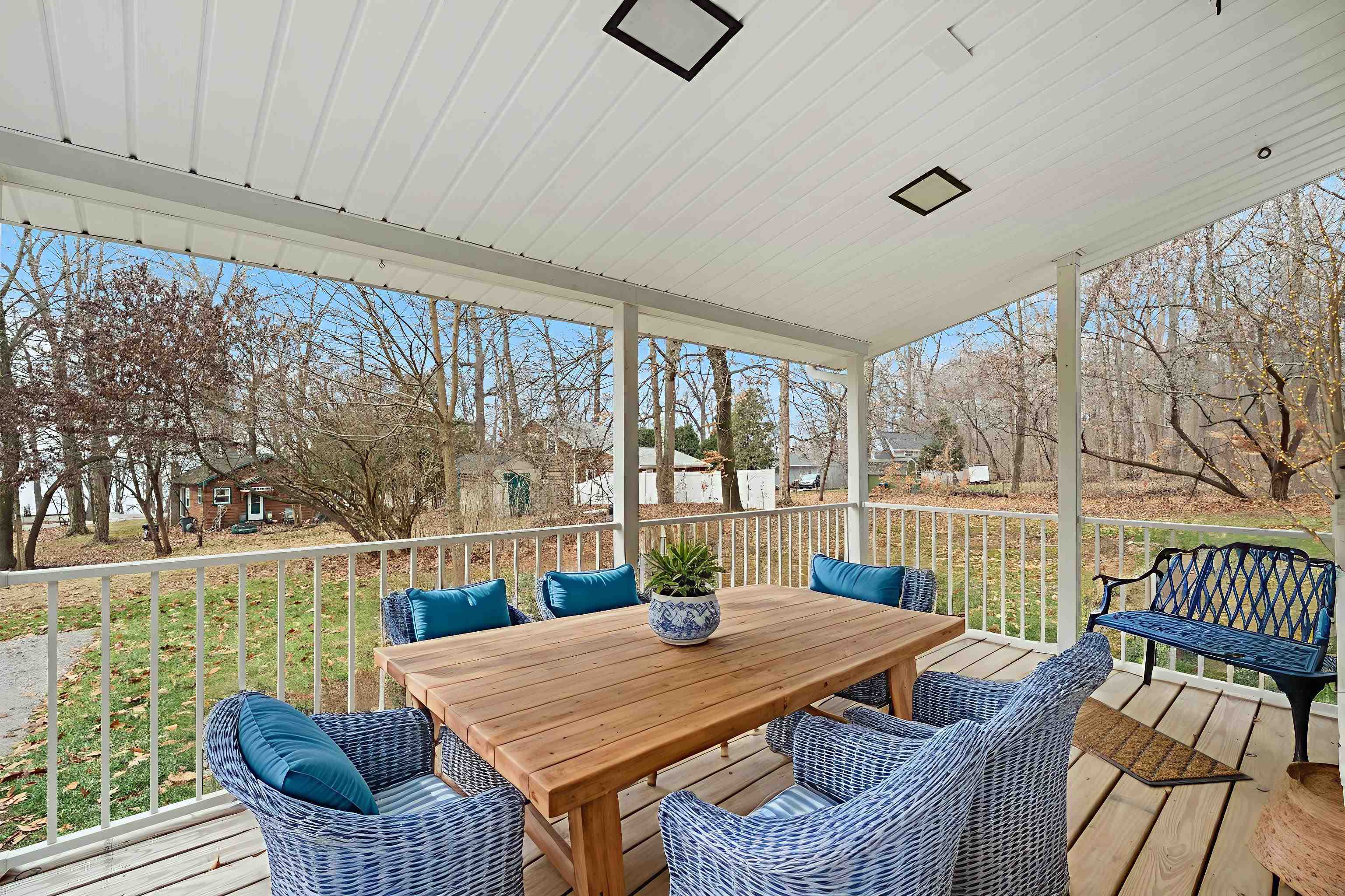 6958 N Kalorama Road