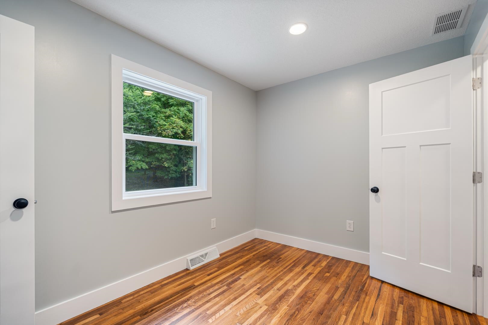 6958 N Kalorama Road