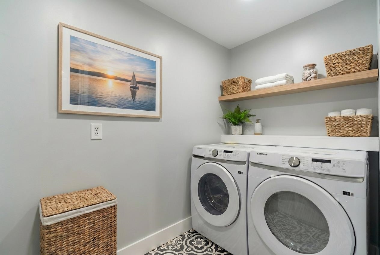 6958 N Kalorama Road