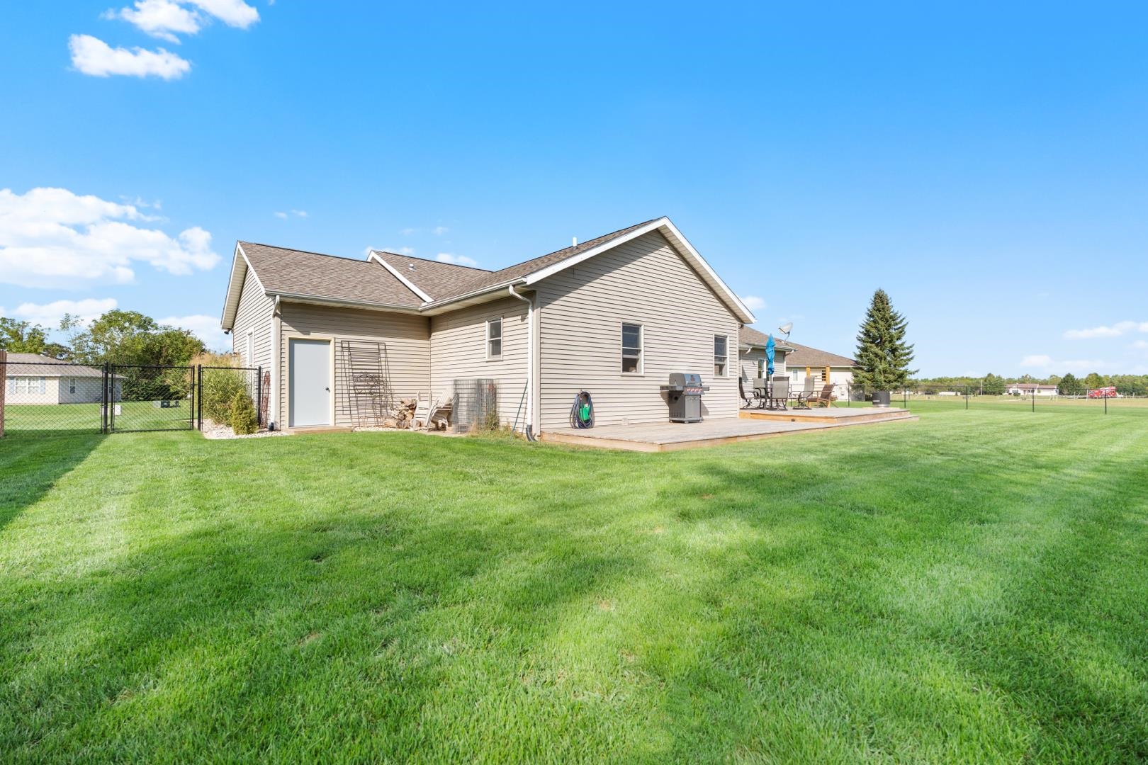 3320 N Royal Oak Court