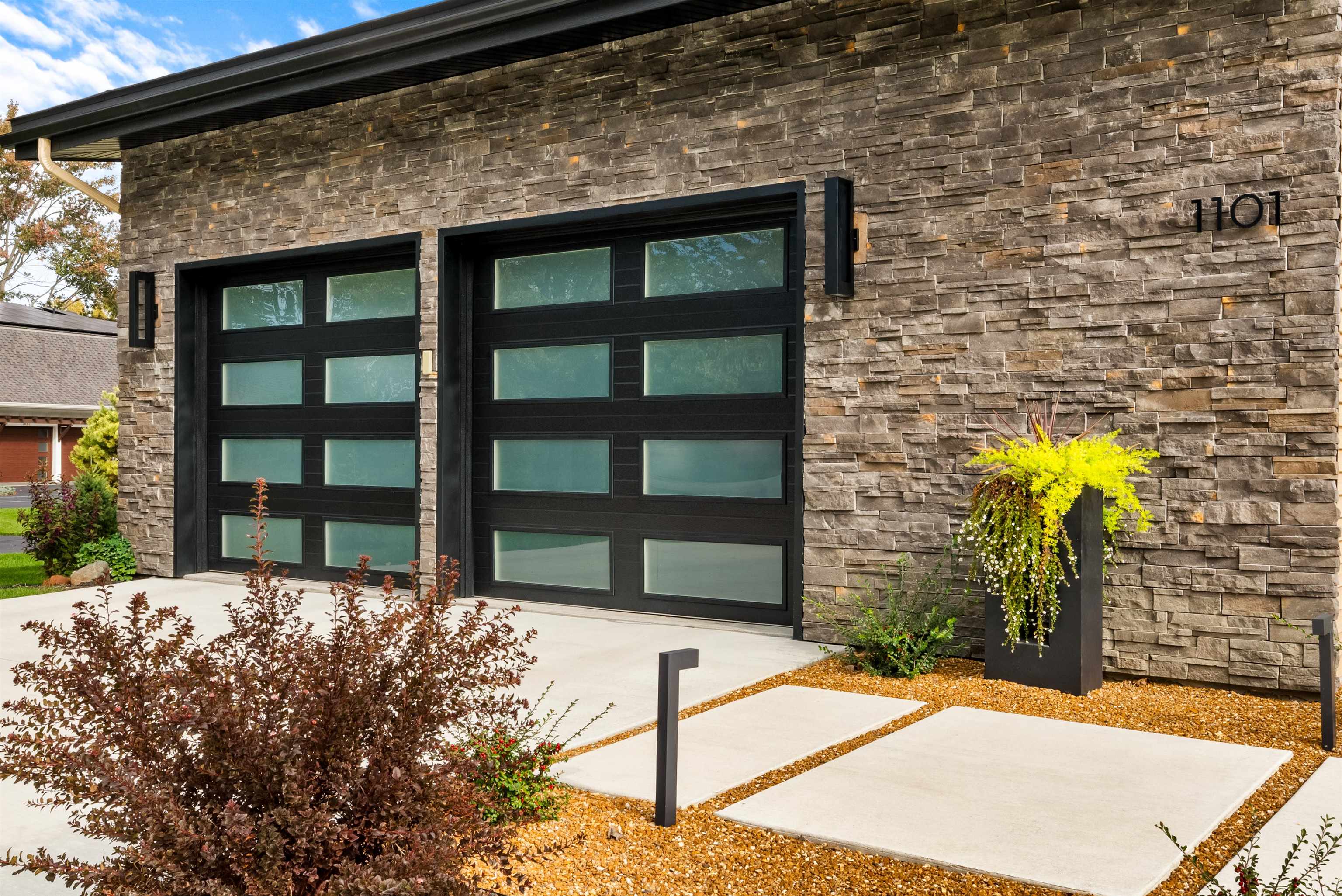 1101 Country Club Lane