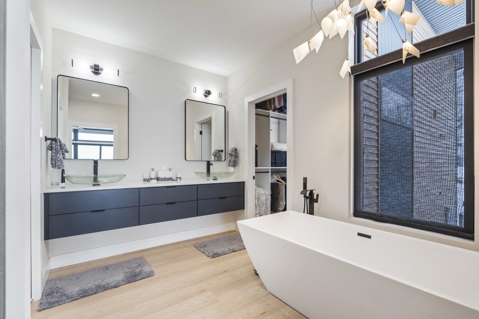 1101 Country Club Lane