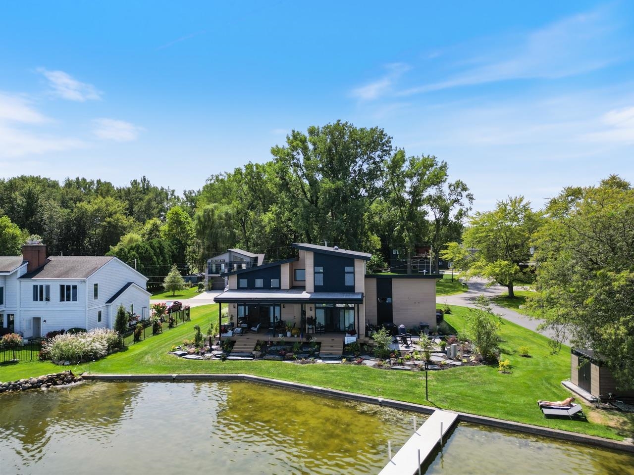 1101 Country Club Lane