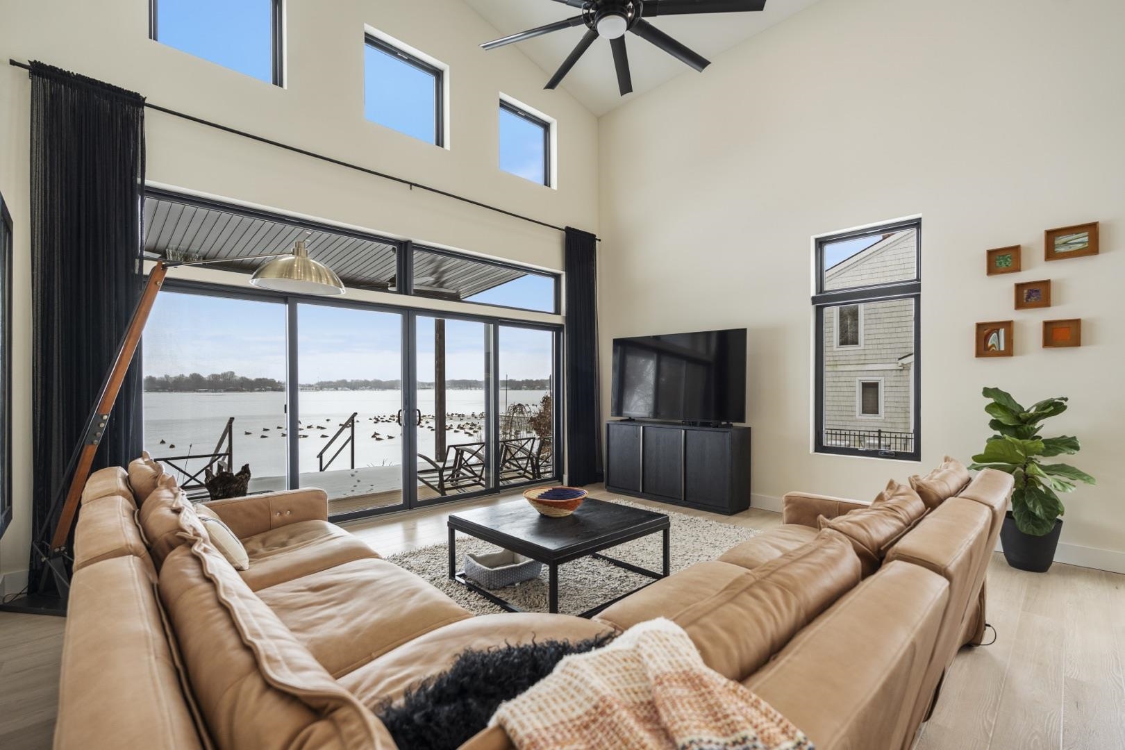 1101 Country Club Lane