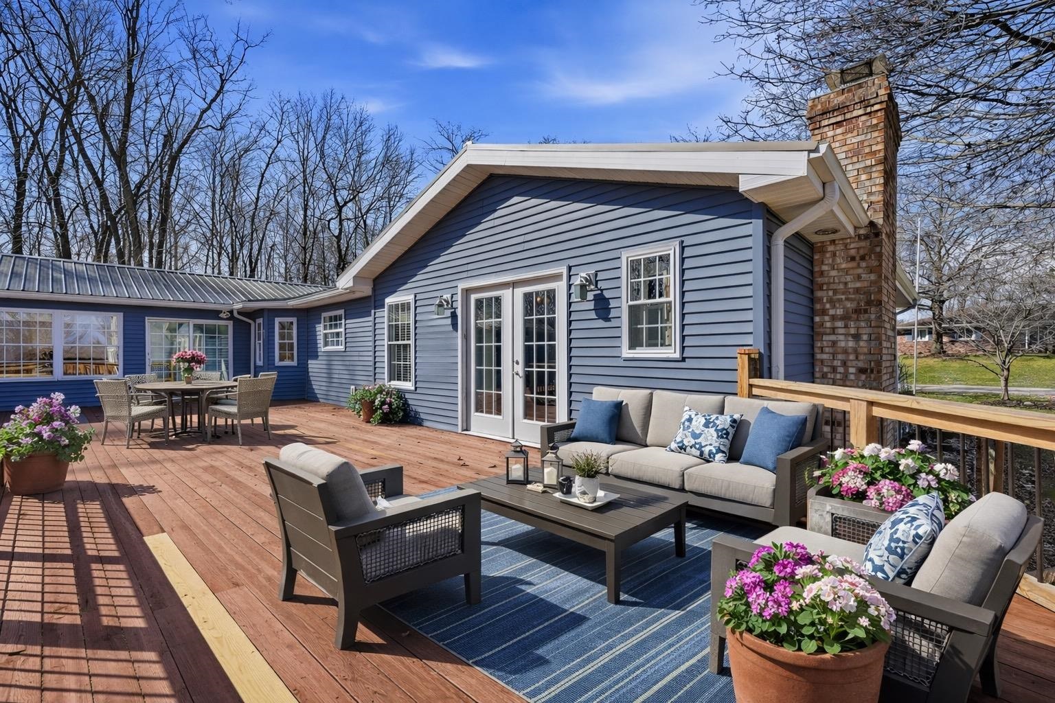 2438 S Woodland Trail