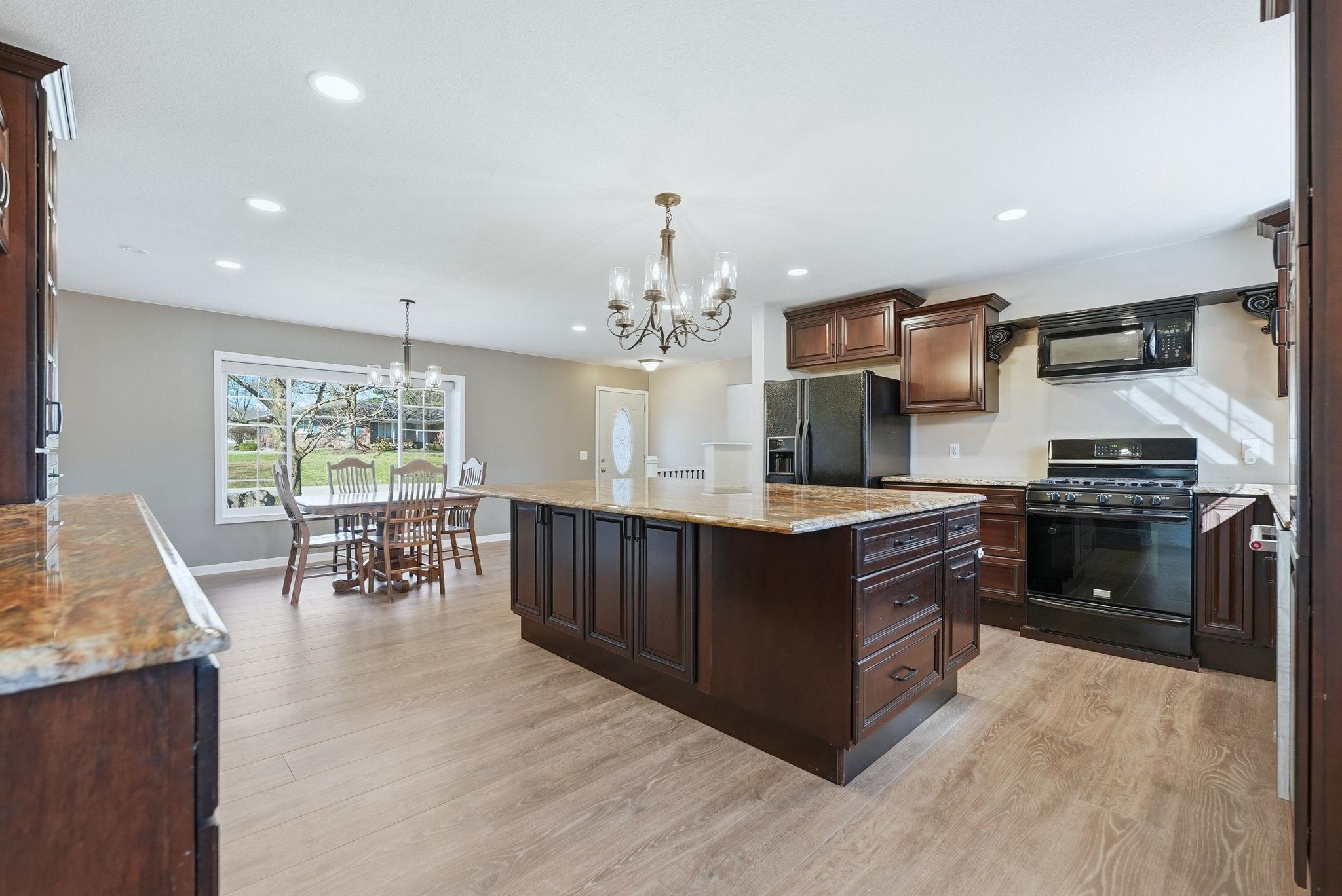 2438 S Woodland Trail