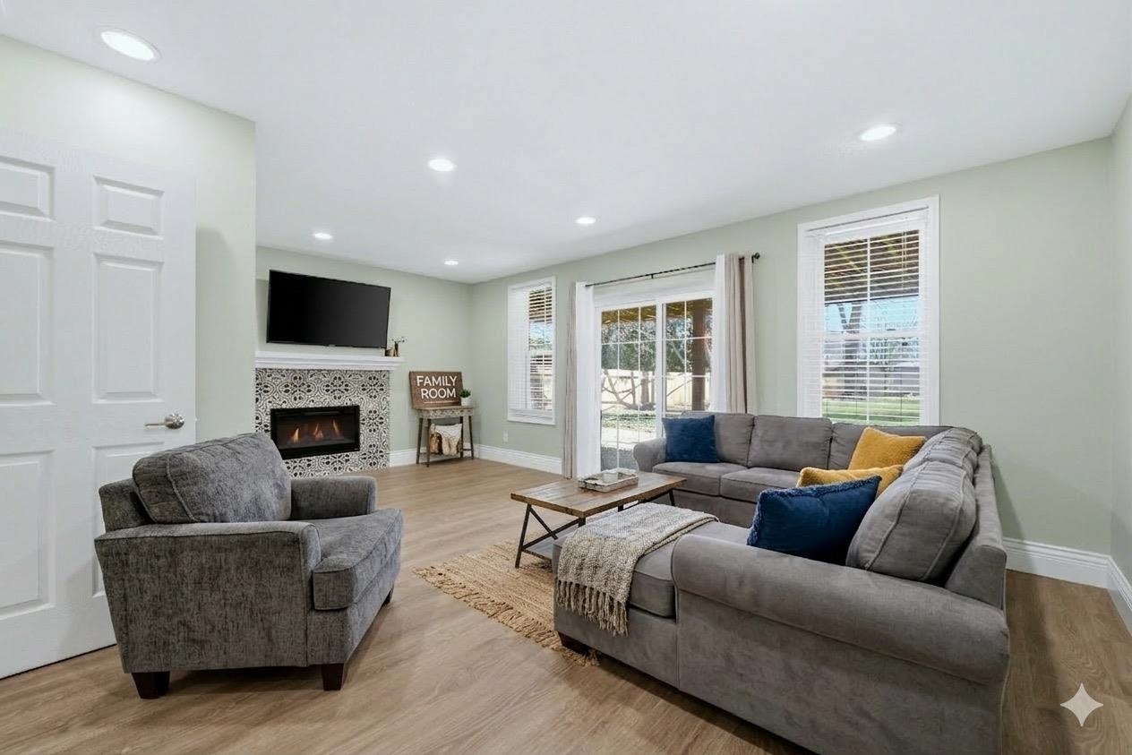 2438 S Woodland Trail