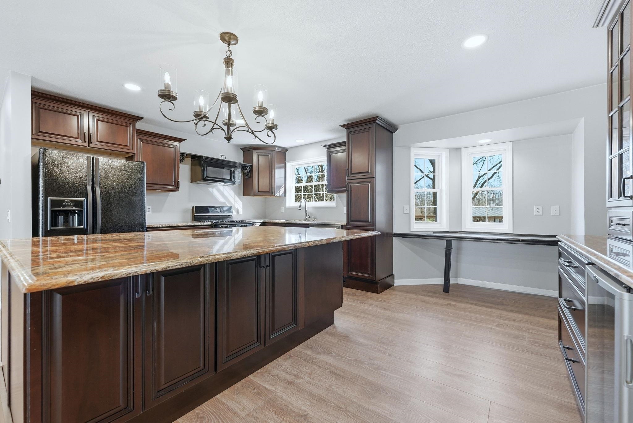 2438 S Woodland Trail