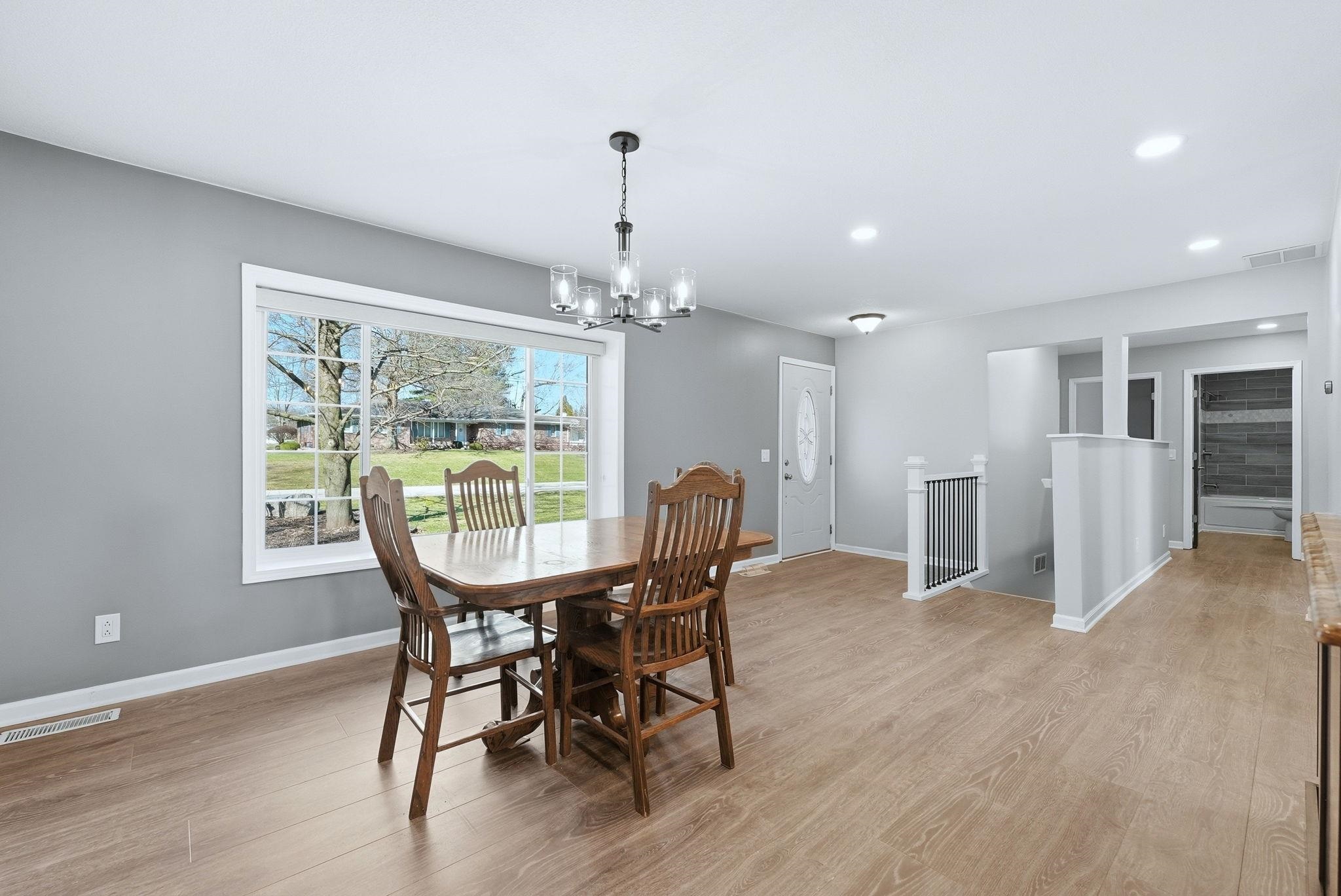 2438 S Woodland Trail