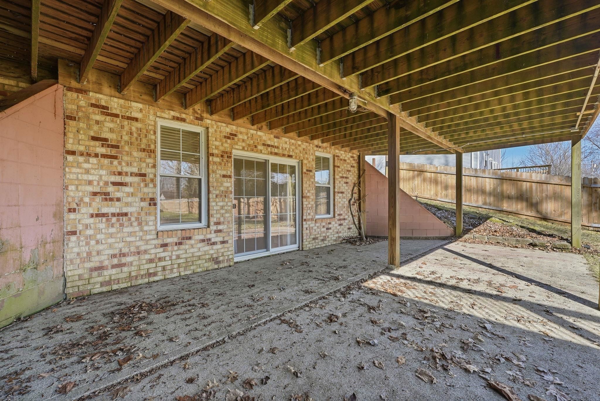 2438 S Woodland Trail