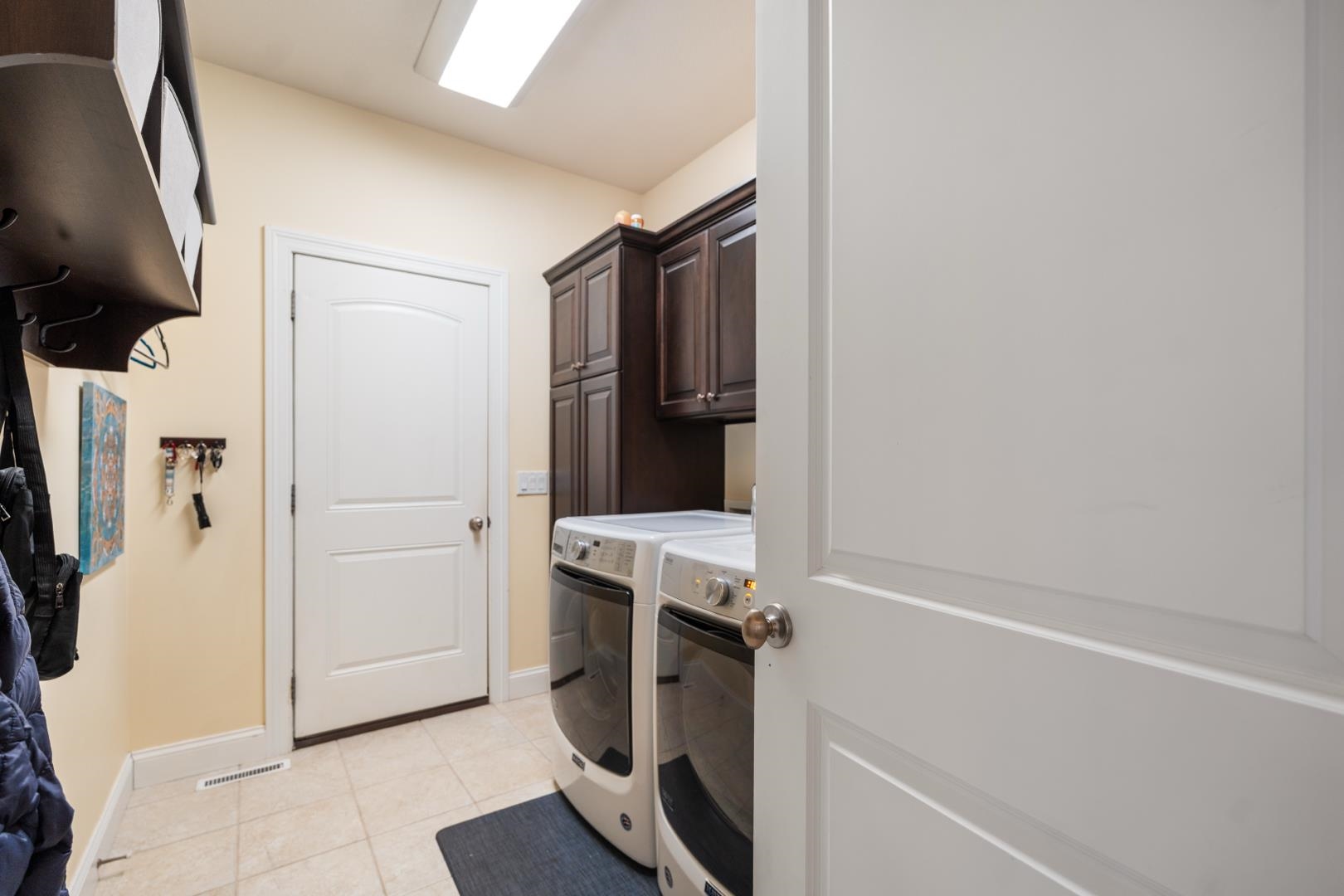 133 E Barrington Place