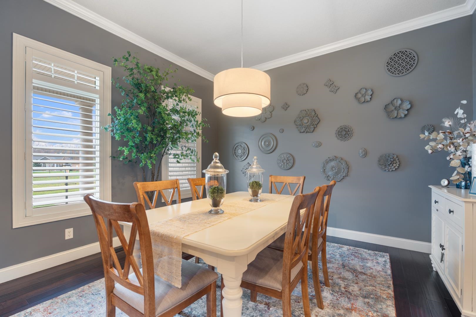 133 E Barrington Place