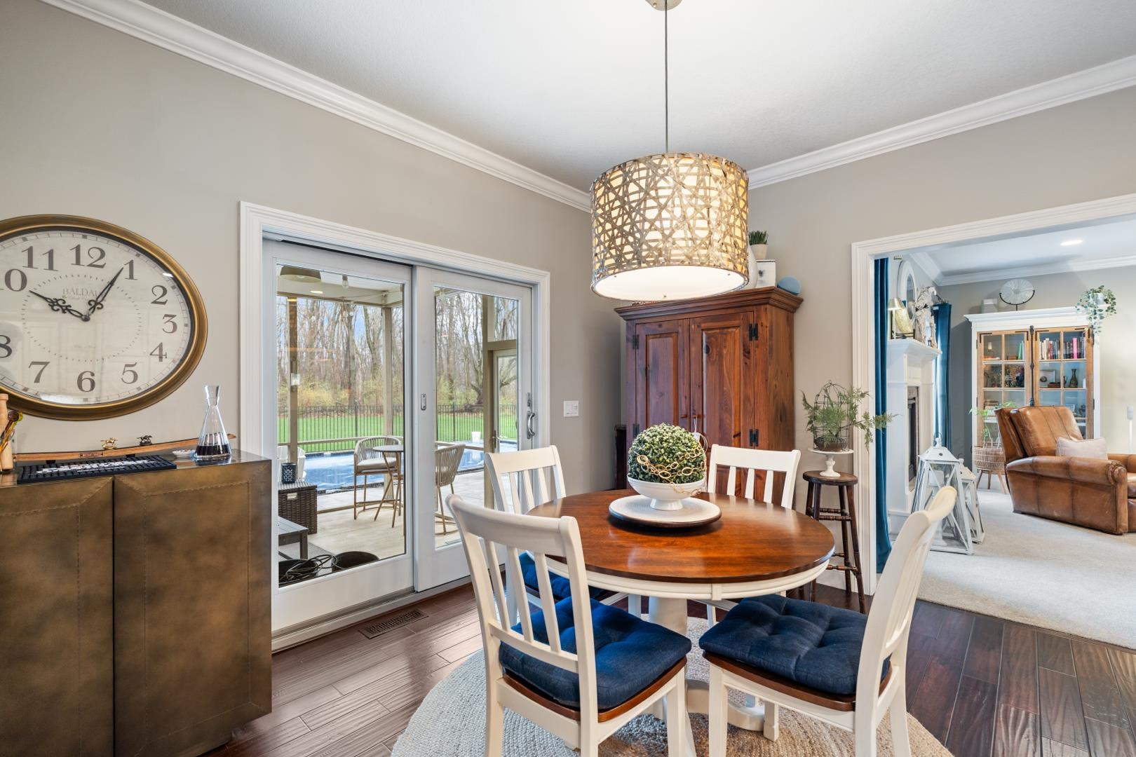 133 E Barrington Place
