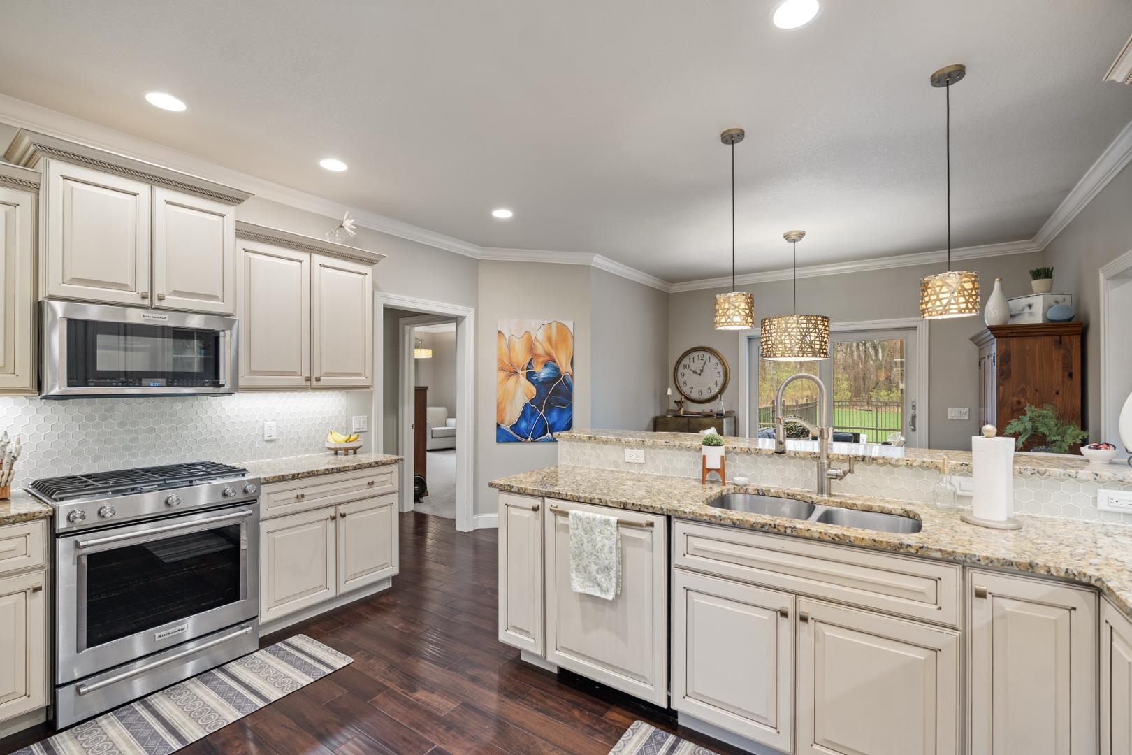 133 E Barrington Place