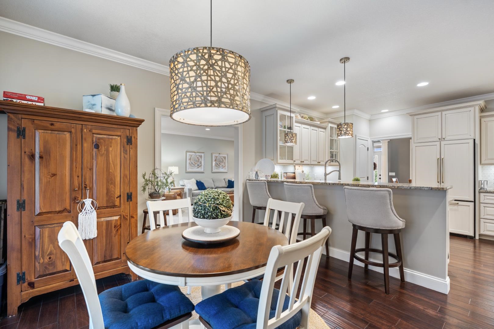 133 E Barrington Place