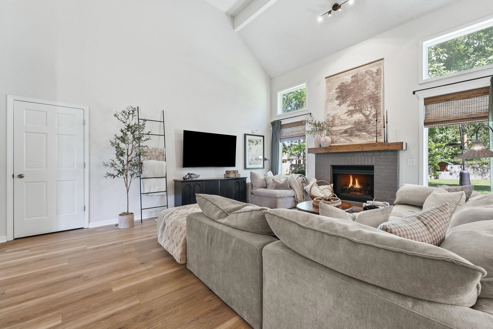 10412 Sun Hollow Place